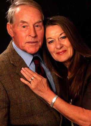 John Dunn was found safely by his wife Rosemary  Read more: http://www.dailymail.co.uk/news/article-2544371/Tracker-saves-husband-Alzheimers-Wifes-relief-device-went-missing-Christmas-walk.html#ixzz2rKB0FTFo Follow us: @MailOnline on Twitter | DailyMail on Facebook